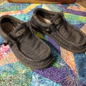 * NO LONGER AVAILABLE - DONATED LOCALLY * Men's Hey Dude Slip-on Shoes - Size 10